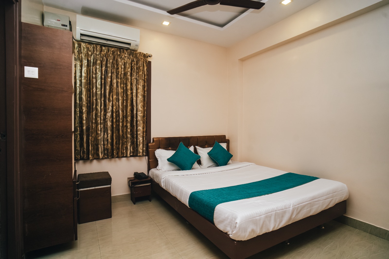 best Hotel rooms with WiFi in coimbatore